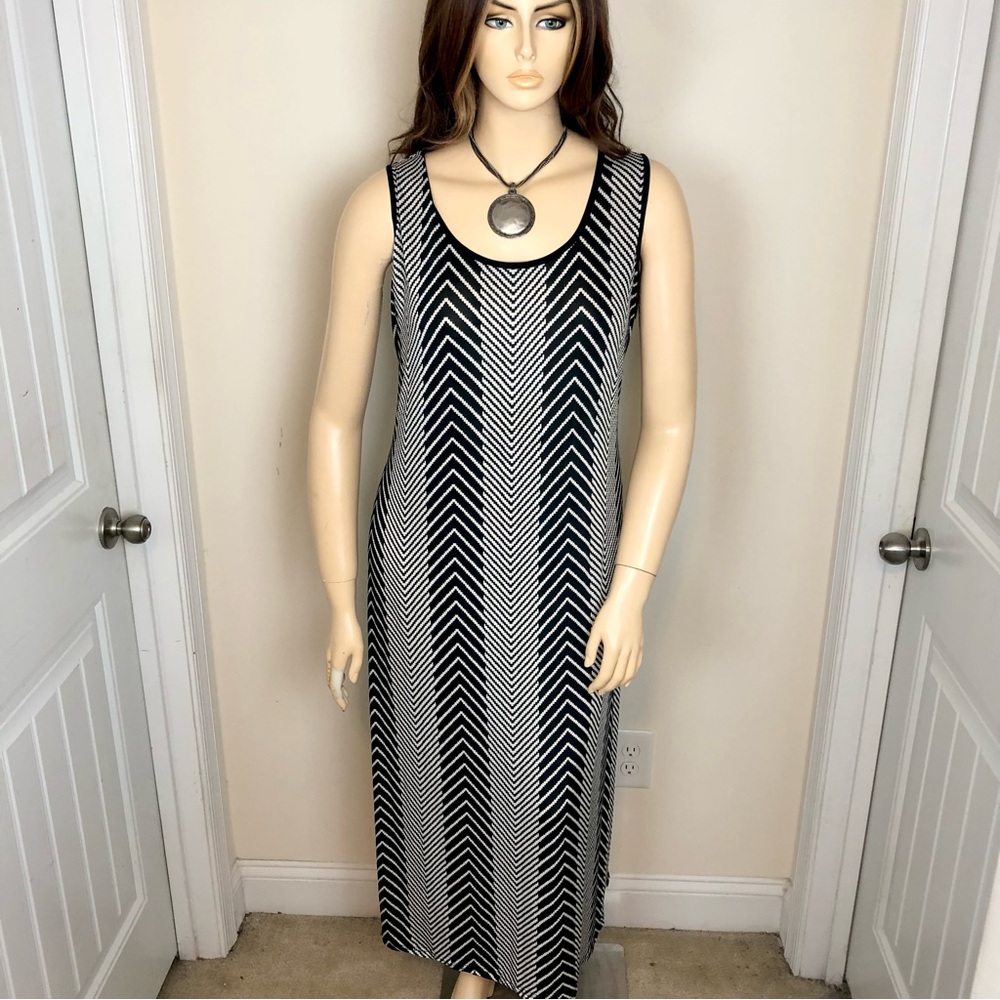 2X PLUS SIZE Black & White Chevron Sleeveless Casual Midi Dress
